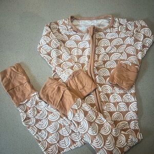 COPY - Little sleepies Rust Rainbows Zippy. 12-18 months